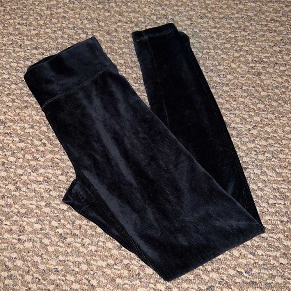 Aerie (black velvet) leggings